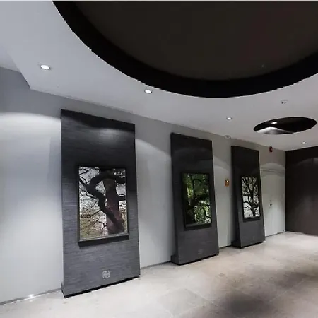 Kreutzwaldi Penthouse Hotel *
