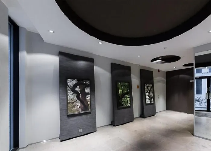 Kreutzwaldi Penthouse 호텔 *