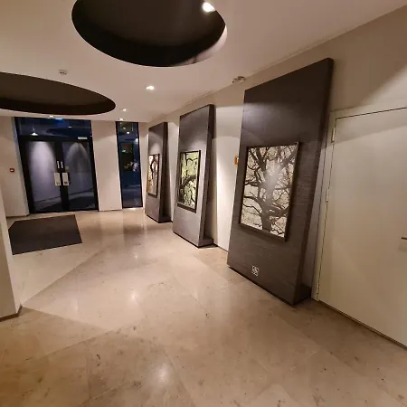 Kreutzwaldi Penthouse Hotel